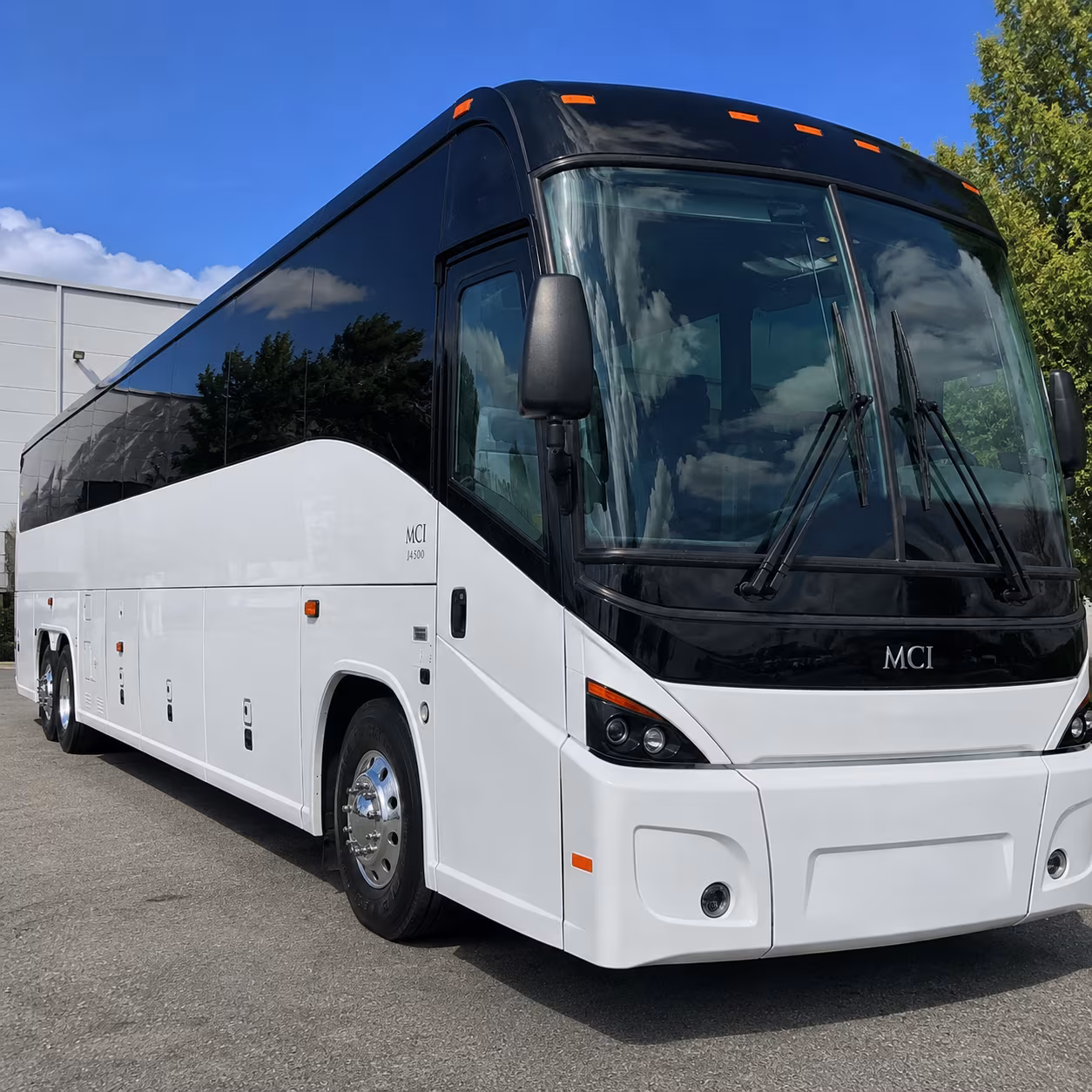 glendoracharterbuscompany com will help you find the right bus to hollywood burbank and john wayne airports